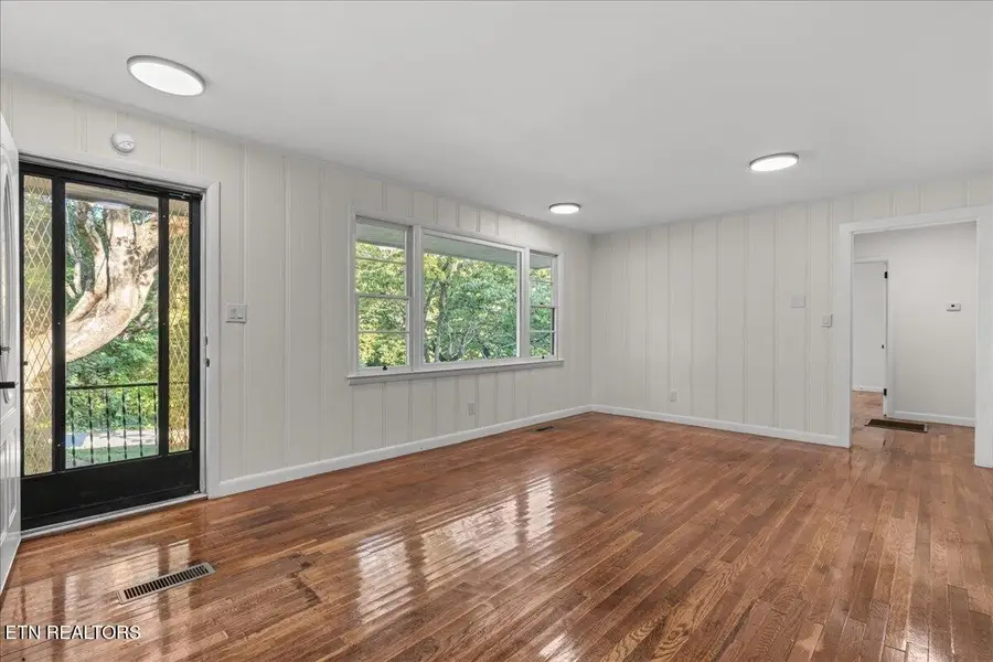911 Georgia Ave, Athens, TN 37303 - #3