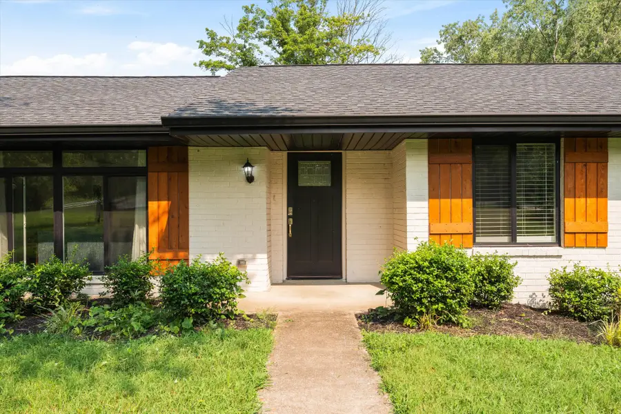 2498 Center Point Rd, Hendersonville, TN 37075 - #2
