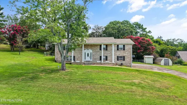 9229 Slade Drive, Knoxville, TN 37931