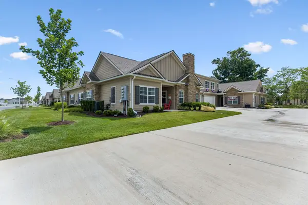 2506 Stonecenter Ln, Murfreesboro, TN 37128