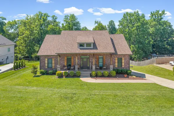 548 Dixie Ln, Pleasant View, TN 37146