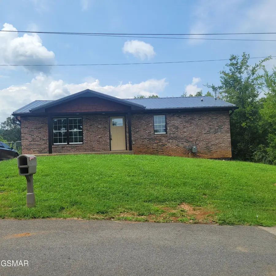 709 8th Street, Newport, TN 37821 - #2