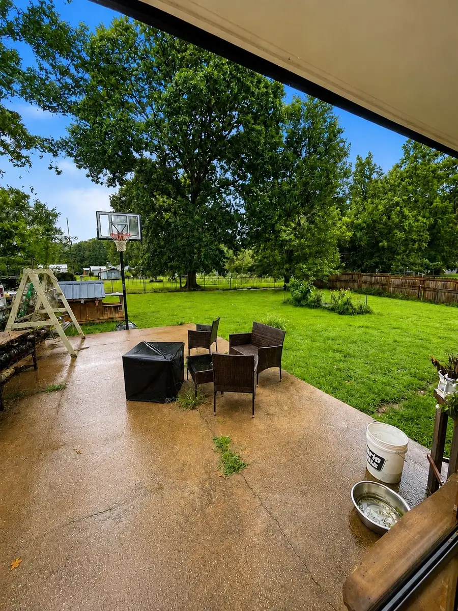 205 Dawn Dr, McMinnville, TN 37110 - #2
