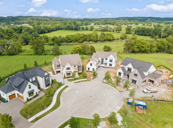 861 Brook Trl, Lebanon, TN 37087