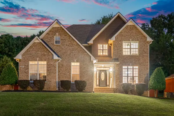 907 Terraceside Cir, Clarksville, TN 37040