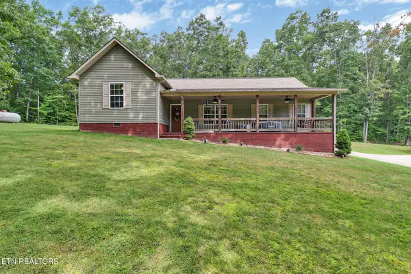 552 Robs Rd, Grimsley, TN 38565