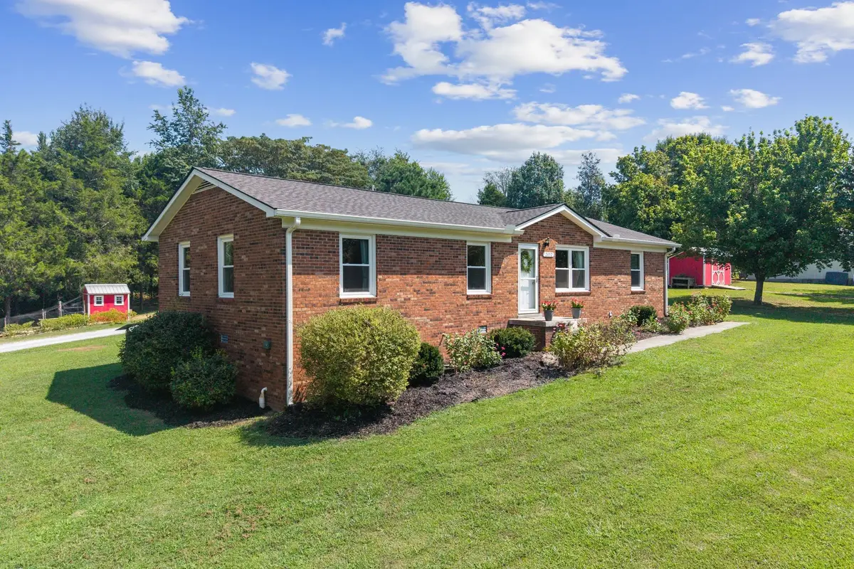 2452 Old Columbia Rd, Lewisburg, TN 37091 - #1