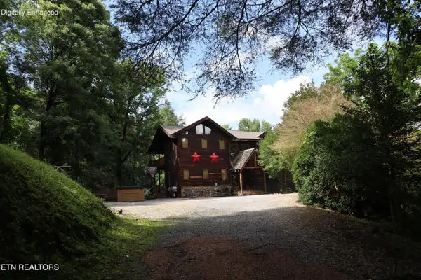 402 Laurel Ave, Gatlinburg, TN 37738