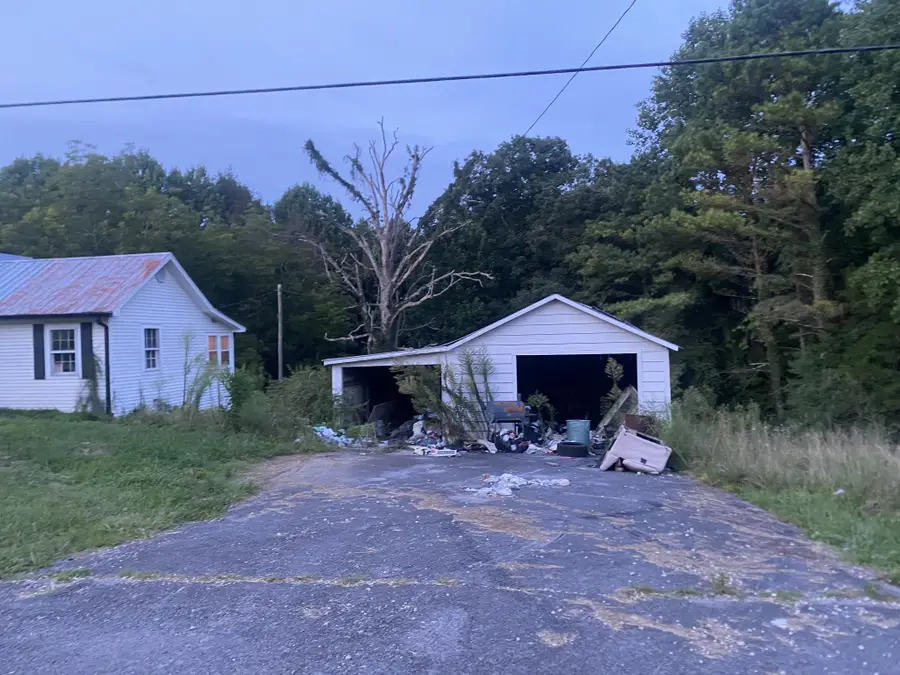 2144 Yager Rd, McMinnville, TN 37110 - #2