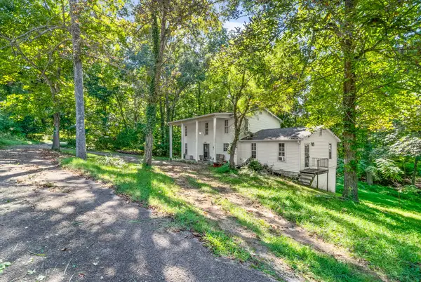 1218 Spring St, Dover, TN 37058