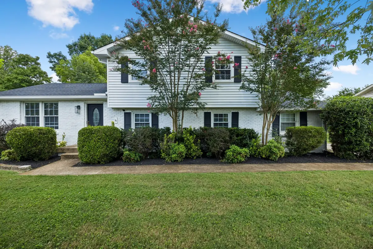 8072 Sawyer Brown Rd, Nashville, TN 37221 - #1