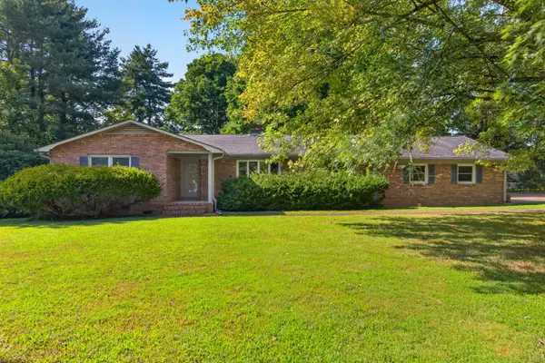 102 Picard Dr, Tullahoma, TN 37388