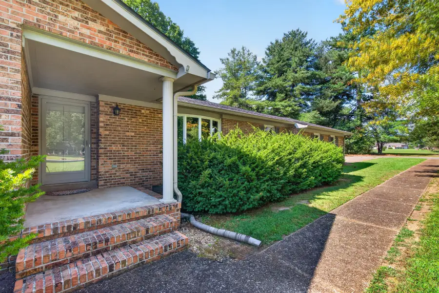 102 Picard Dr, Tullahoma, TN 37388 - #2