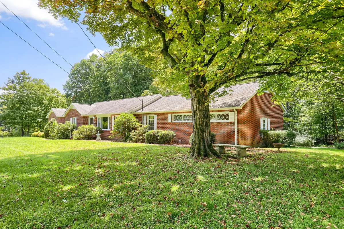 161 Kentucky Ave, Sewanee, TN 37375 - #1