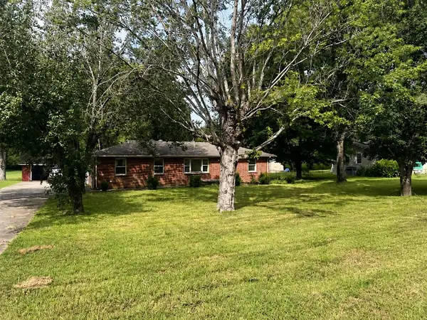 372 Main St S, Brush Creek, TN 38547
