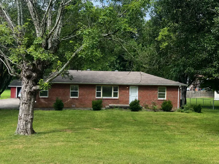 372 Main St S, Brush Creek, TN 38547 - #2