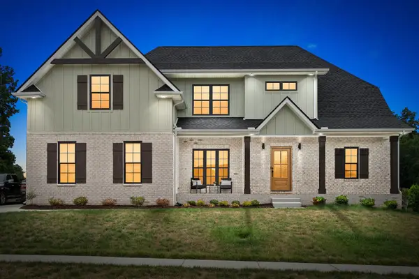 104 Sawyer Ct, Clarksville, TN 37043