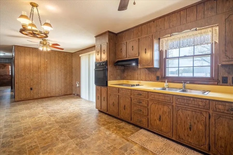 717 Brenda Ave, Loretto, TN 38469 - #3