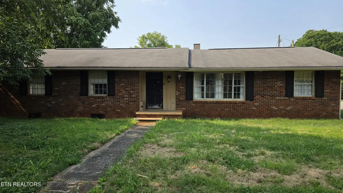214 Chestnut St, Sweetwater, TN 37874 - #1