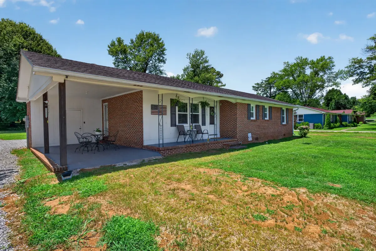 111 Westwood 5th Ave, McMinnville, TN 37110 - #1