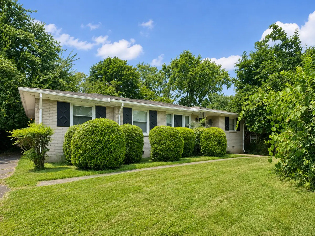 6413 Premier Dr, Nashville, TN 37209 - #1