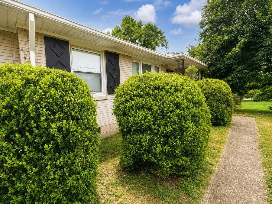 6413 Premier Dr, Nashville, TN 37209 - #2