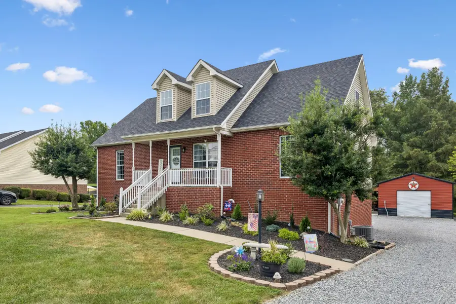 911 College St, Portland, TN 37148 - #2