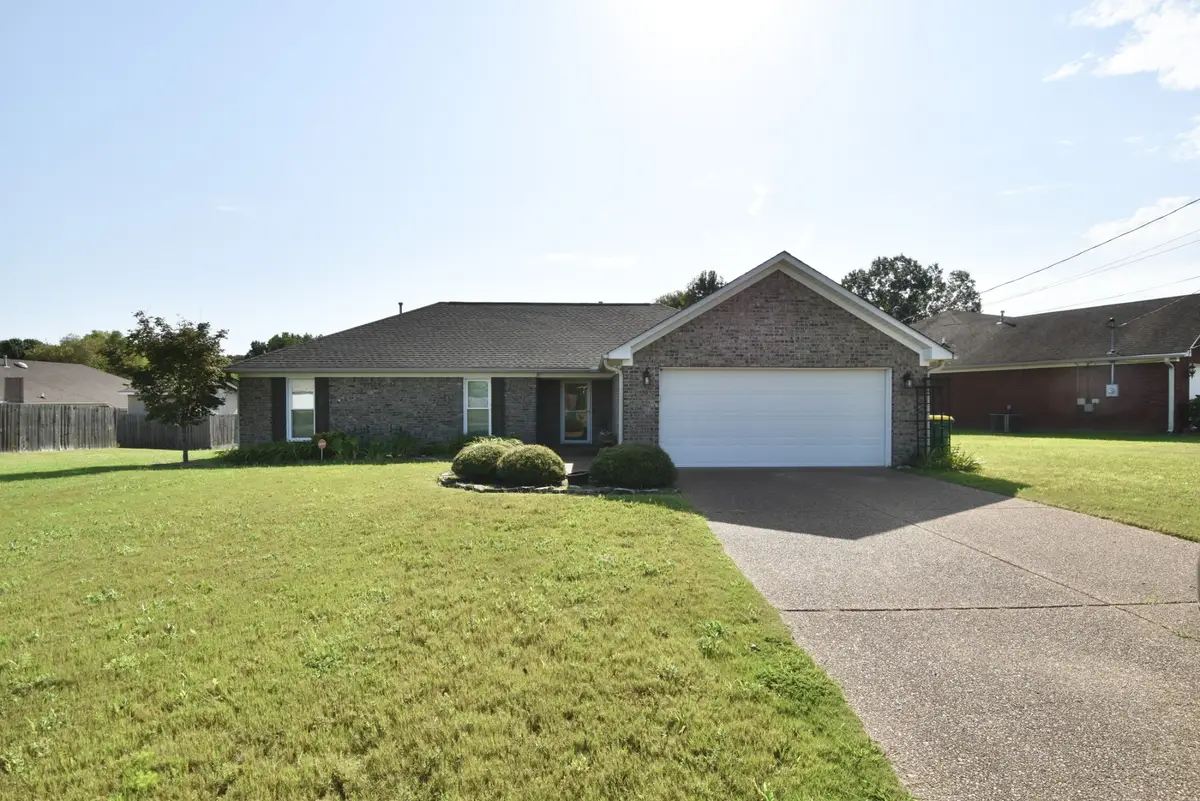 114 Roxbury Dr, Jackson, TN 38305 - #1
