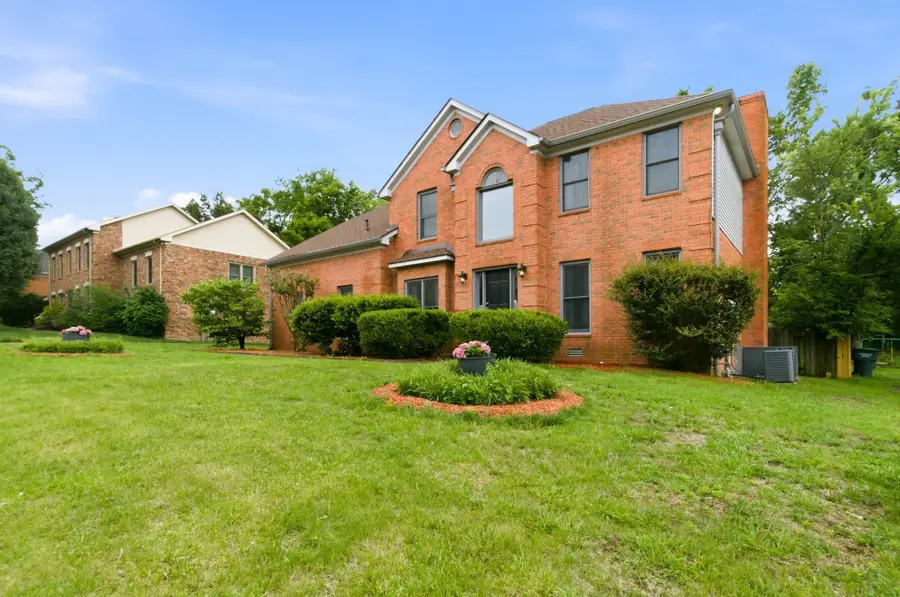 7220 River Bend Rd, Nashville, TN 37221 - #2
