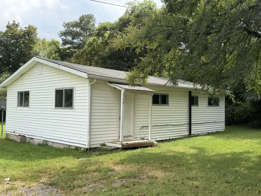 308 Preacher Rd, Charlotte, TN 37036 - #2