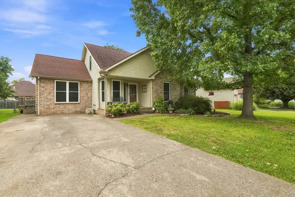 2008 Waterford Dr, Old Hickory, TN 37138