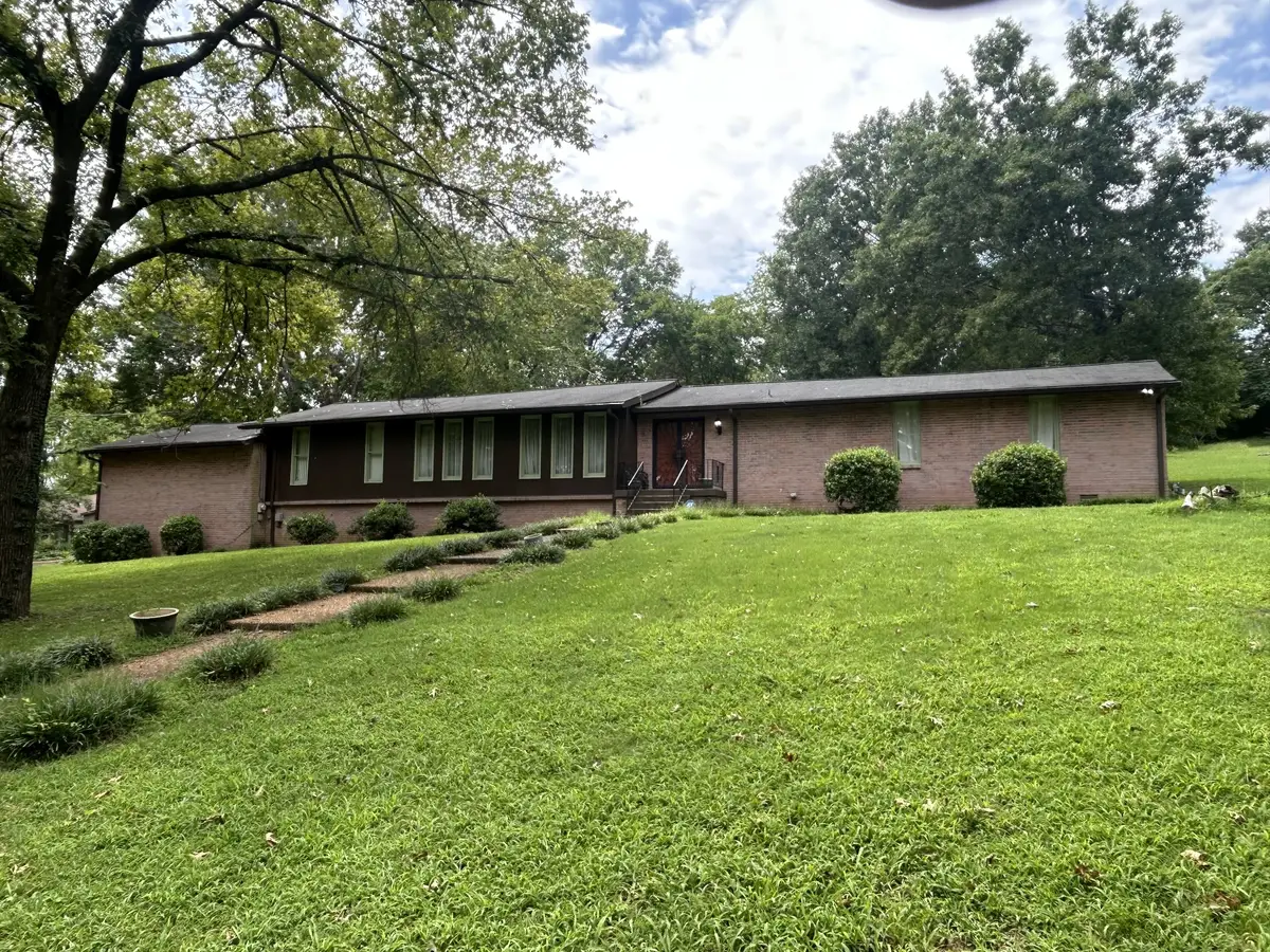 4321 Setters Rd, Nashville, TN 37218 - #1