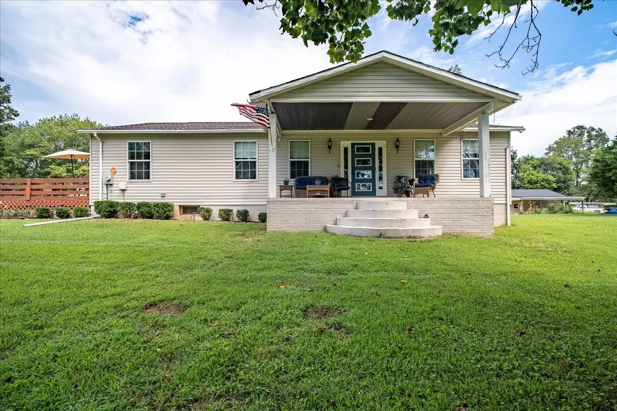 527 Clax Branch Rd, Loretto, TN 38469 - #1