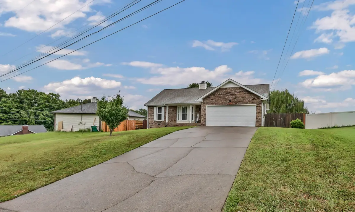203 Parrot Dr, Clarksville, TN 37042 - #1