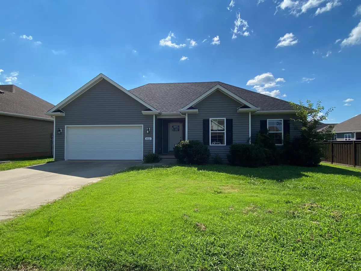 813 Pleasant Meadow Ln, Bowling Green, KY 42101 - #1