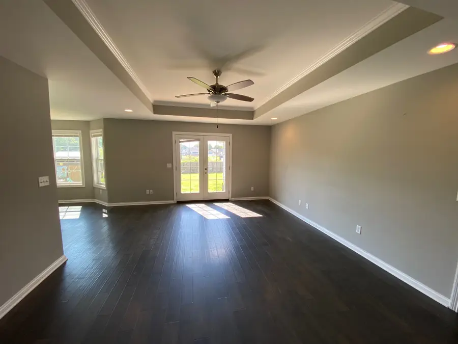 813 Pleasant Meadow Ln, Bowling Green, KY 42101 - #3