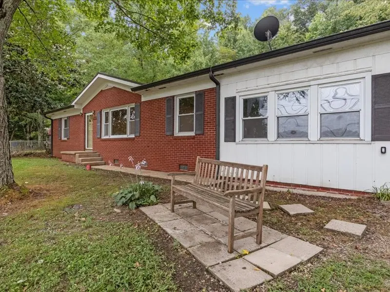 810 W Main St, Waverly, TN 37185 - #2