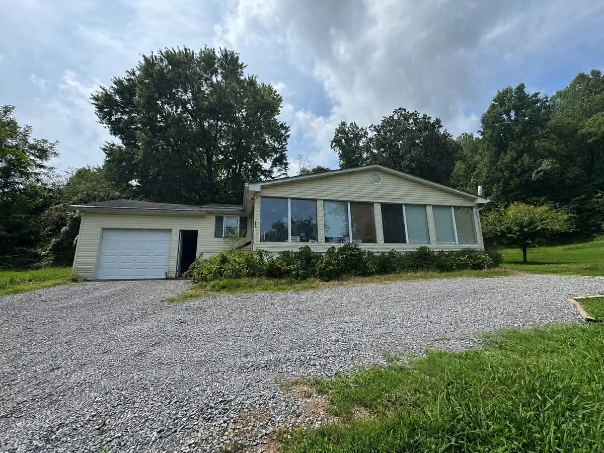 196 Lynch Rd, Church Hill, TN 37642 - #1