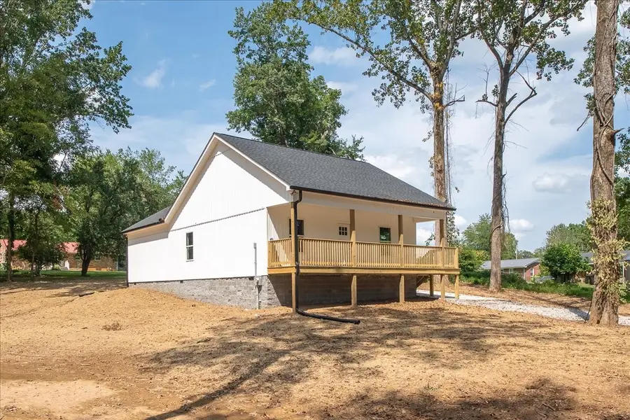 290 Devin Dr, Lawrenceburg, TN 38464 - #2