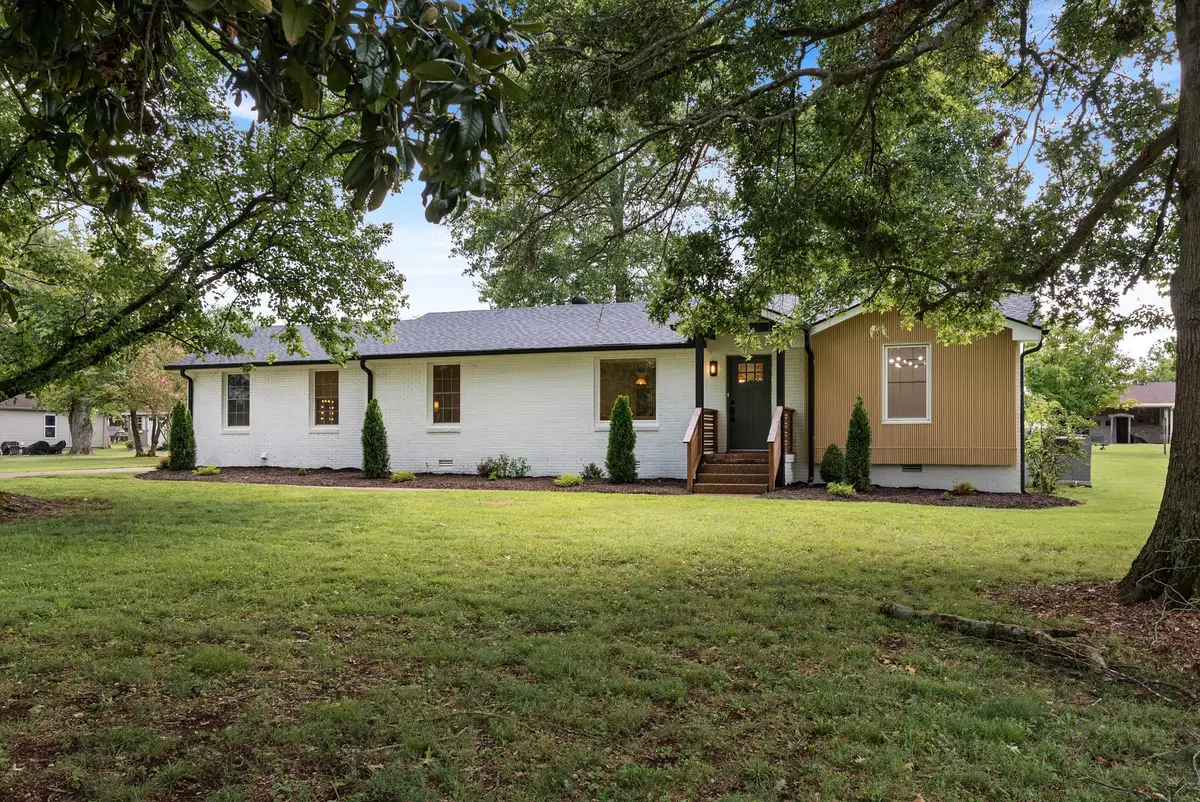 310 Lisa Ln, Gallatin, TN 37066 - #1