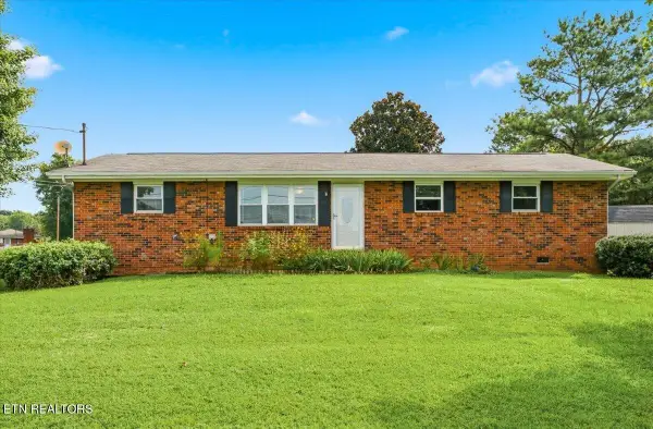 3334 Oak Ave, Strawberry Plains, TN 37871