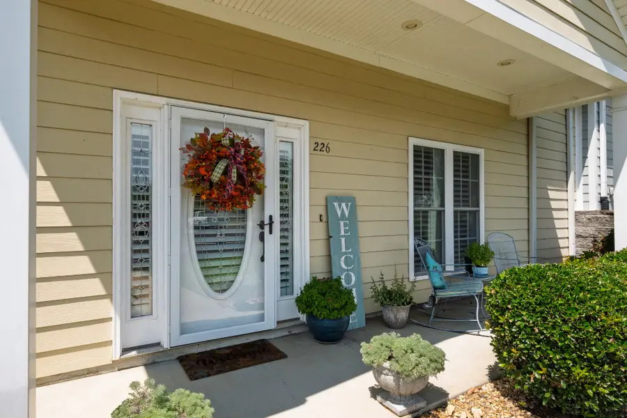 226 James Longstreet Blvd, Fayetteville, TN 37334 - #3