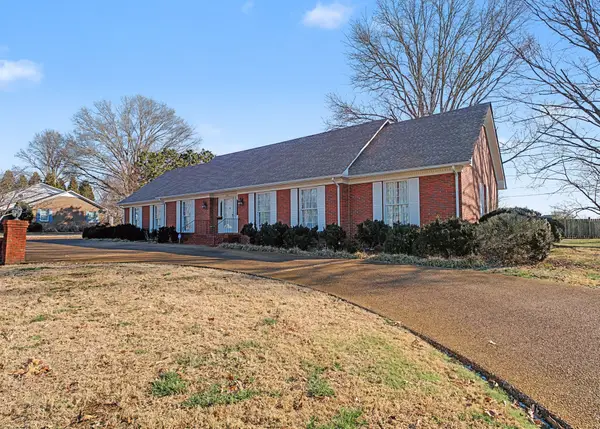 1206 Toben Ter, Lawrenceburg, TN 38464