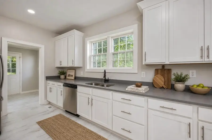 414 College St, Portland, TN 37148 - #3
