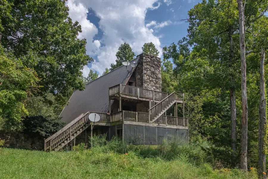 156 Tracy Rd, Hohenwald, TN 38462 - #2
