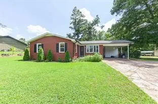 16 Oak Grove Rd, Jackson, TN 38301