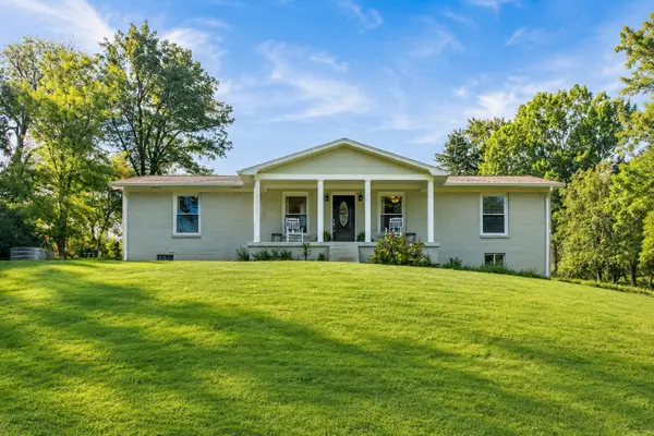 637 Mount Olivet Rd, Columbia, TN 38401