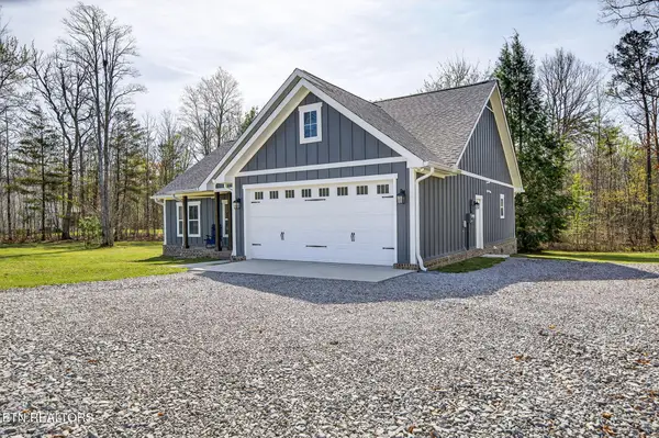 1085 Hargis Rd, Grimsley, TN 38565