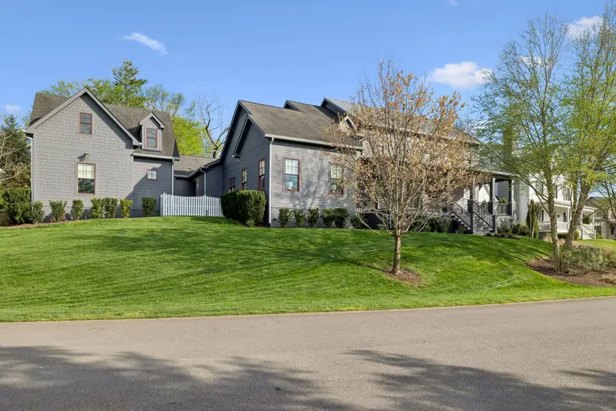 111 Harlinsdale Ct, Franklin, TN 37069 - #2