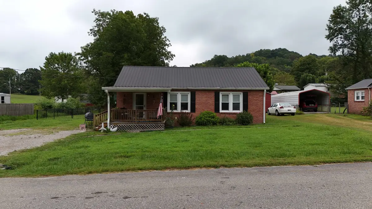 127 Washington St, Celina, TN 38551 - #1